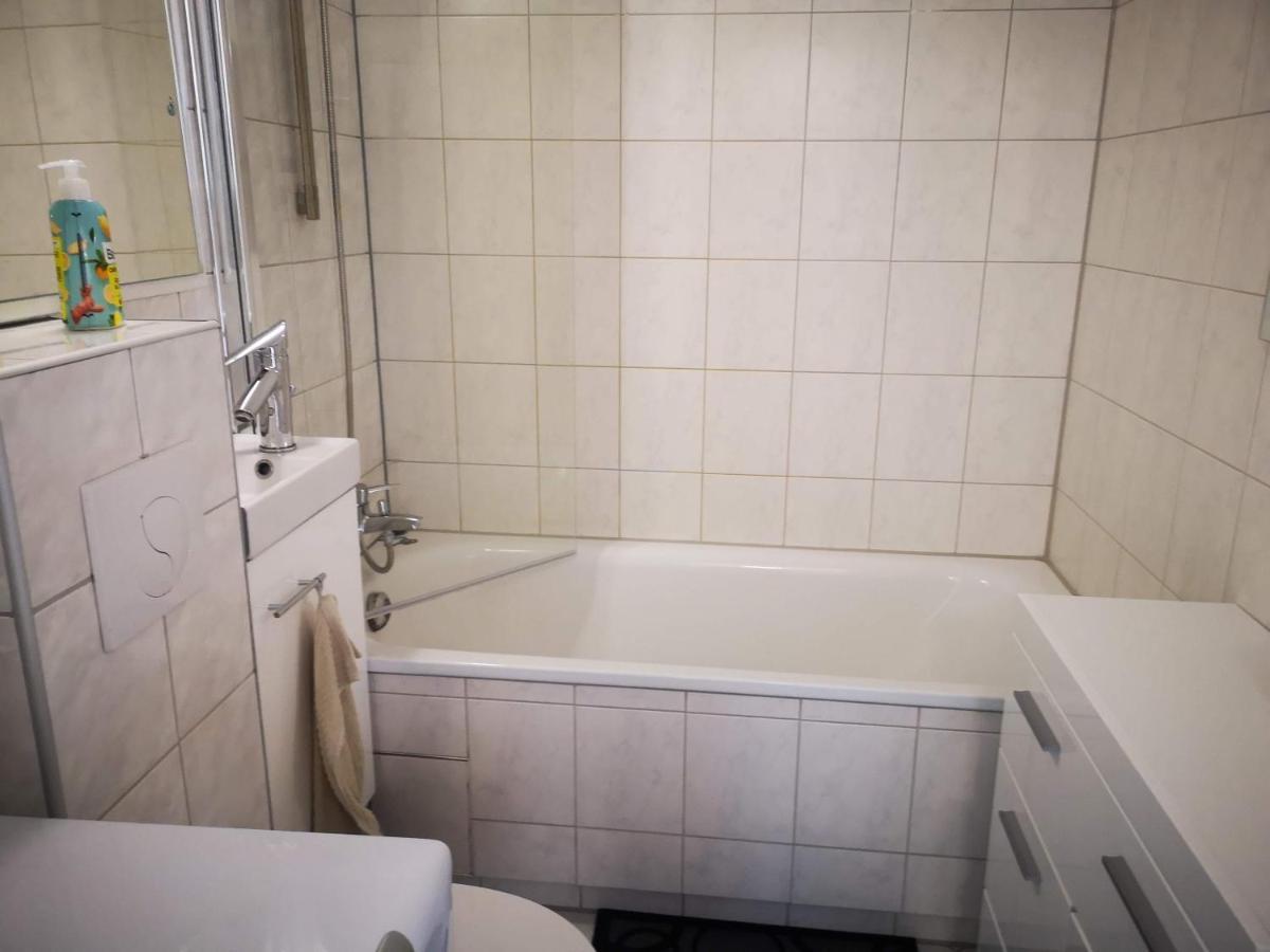 Ferienwohnung Fuer 1-3 Personen In Berlin, Naehe U Friedrichsfelde Extérieur photo